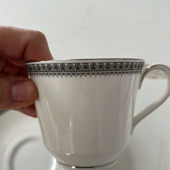 Royal Doulton - 12 cups & saucers - Picture 6 of 8